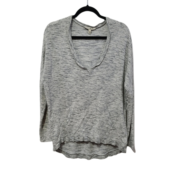 Express Long Sleeve V-Neck Relaxed Fit Hi-Lo Top with Pocket Heather Gray, Small - Picture 1 of 12